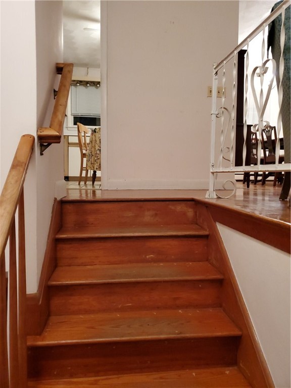 130 Winnapaug Road Westerly, RI 02891 - Photo 3 of 37