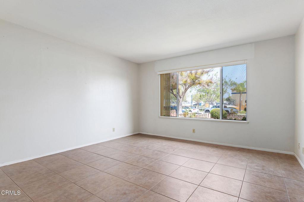 4221 Justin Way Oxnard, CA 93033 - Photo 5 of 37