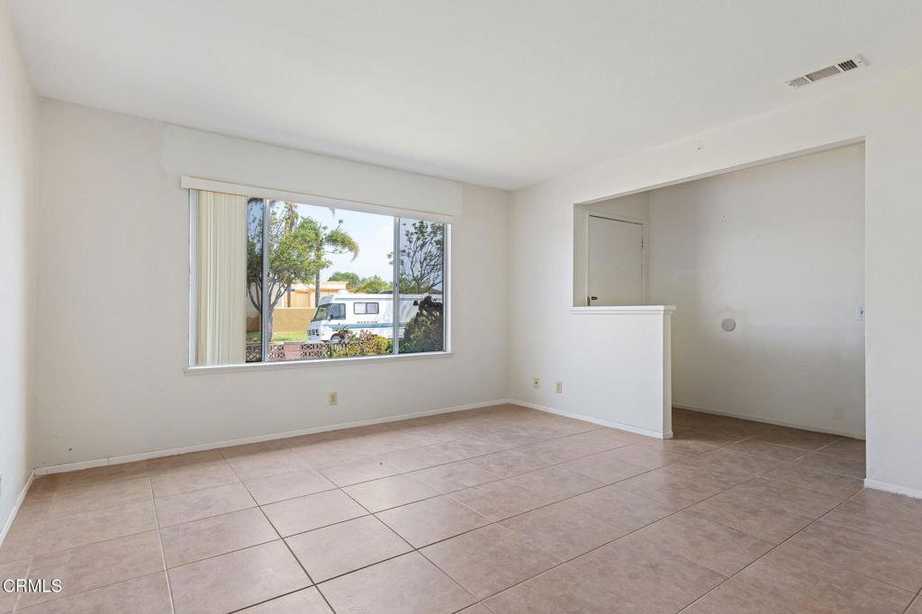 4221 Justin Way Oxnard, CA 93033 - Photo 6 of 37