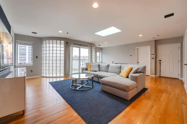 $5,500 | 321 Adams Street, Unit 7, Hoboken, NJ 07030