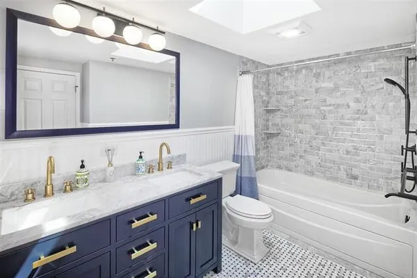 $5,500 | 321 Adams Street, Unit 7, Hoboken, NJ 07030