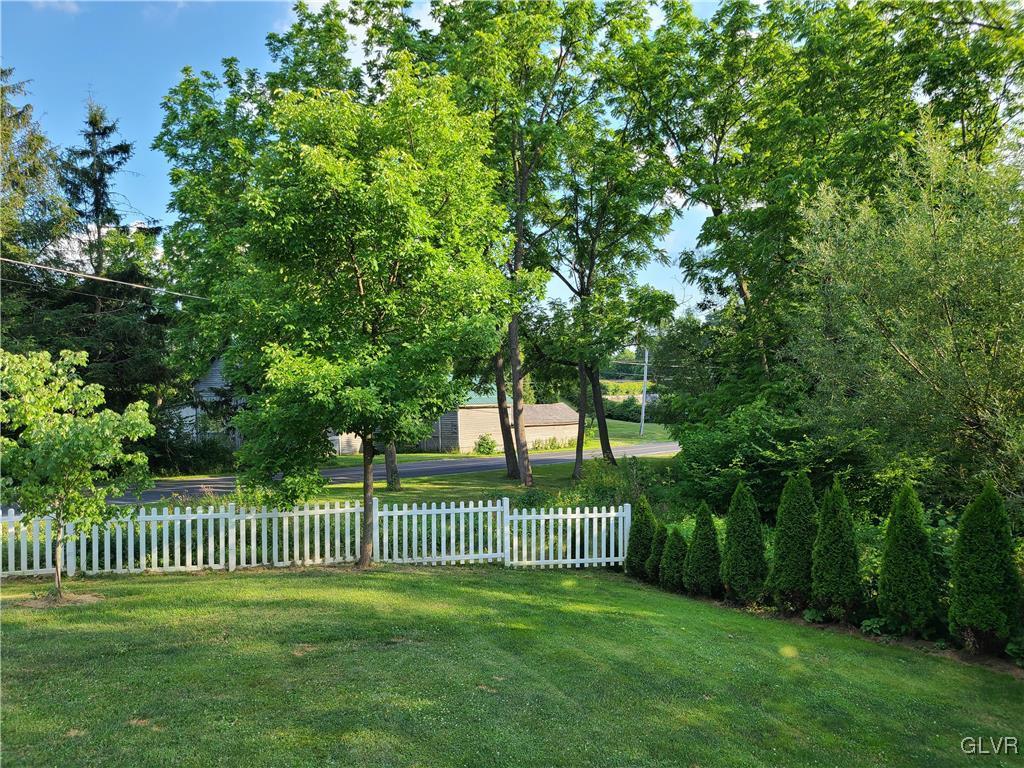 2452 Yost Road Bath, PA 18014 - Photo 6 of 20