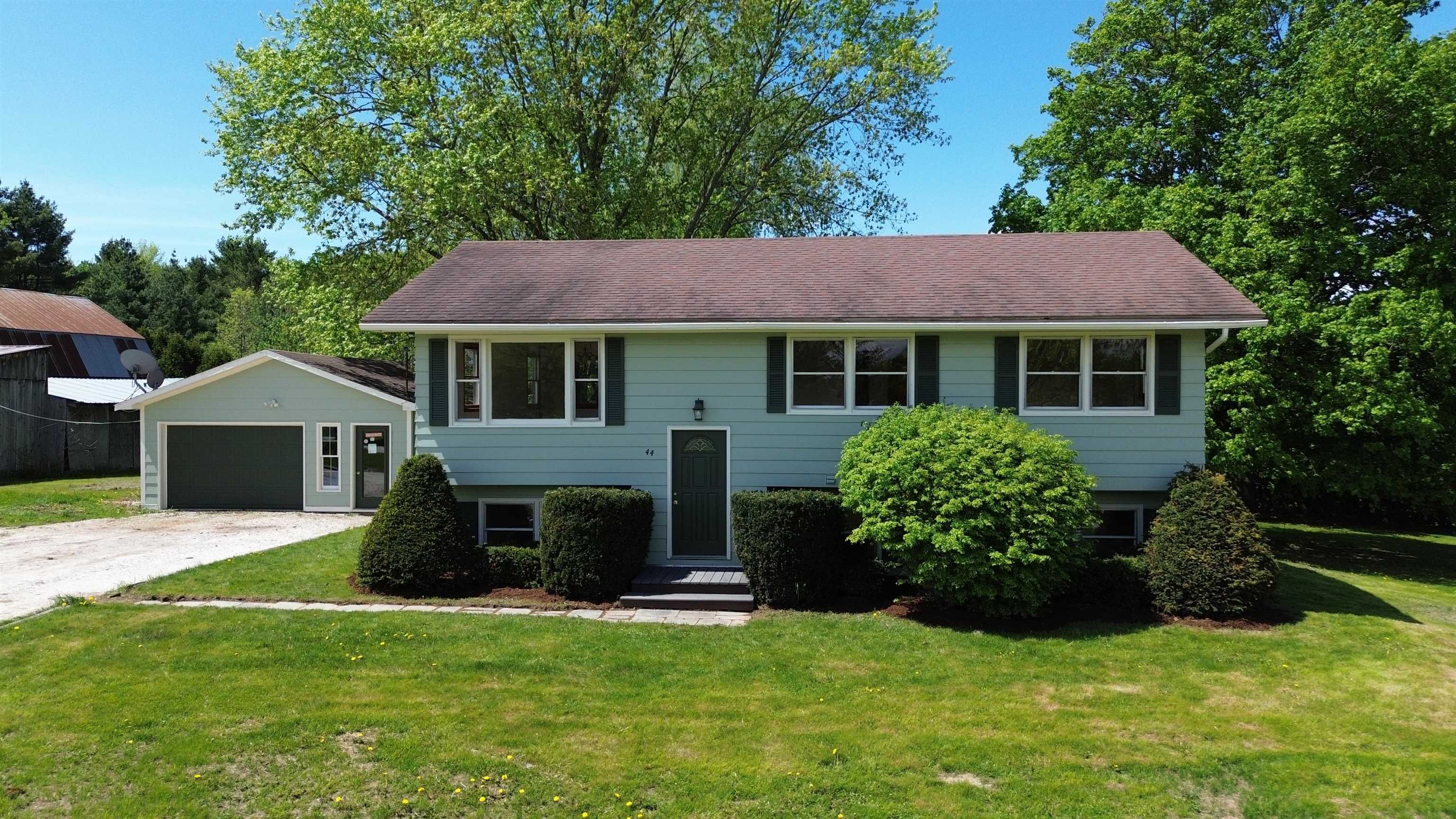 44 Turquoise Road Shelburne, VT 05482 - Photo 1 of 21 Gallery Image 1
