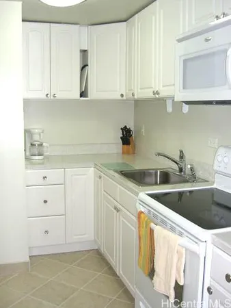 $2,497 | 2572 Lemon Road, Unit 1106, Honolulu, HI 96815