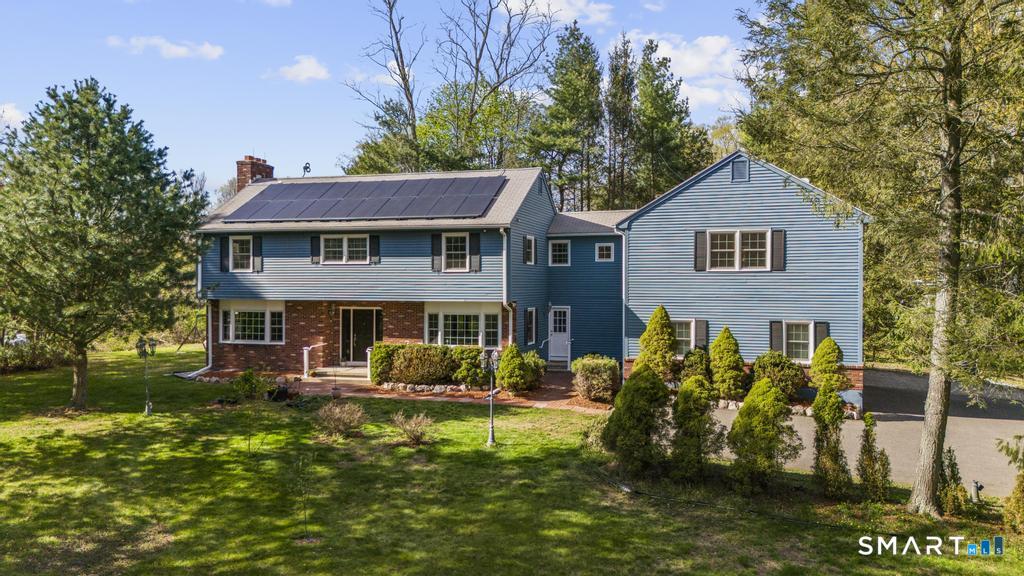 45 Ansonia Road Woodbridge, CT 06525 - Photo 2 of 23