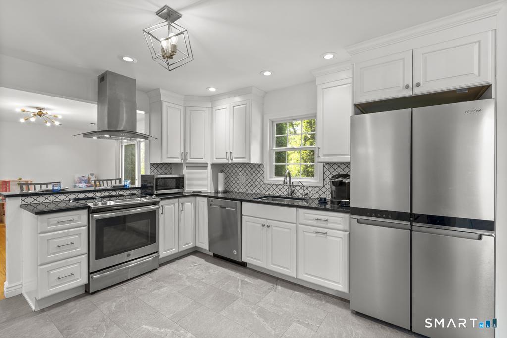 45 Ansonia Road Woodbridge, CT 06525 - Photo 6 of 23 kitchen