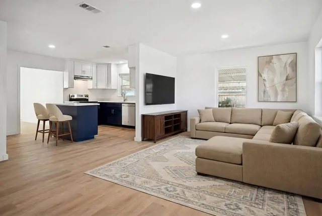 $349,900 | 3606 Texas Drive, Dallas, TX 75211