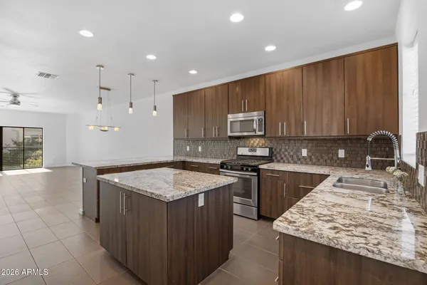 $409,900 | 7827 North 20th Glen, Phoenix, AZ 85021