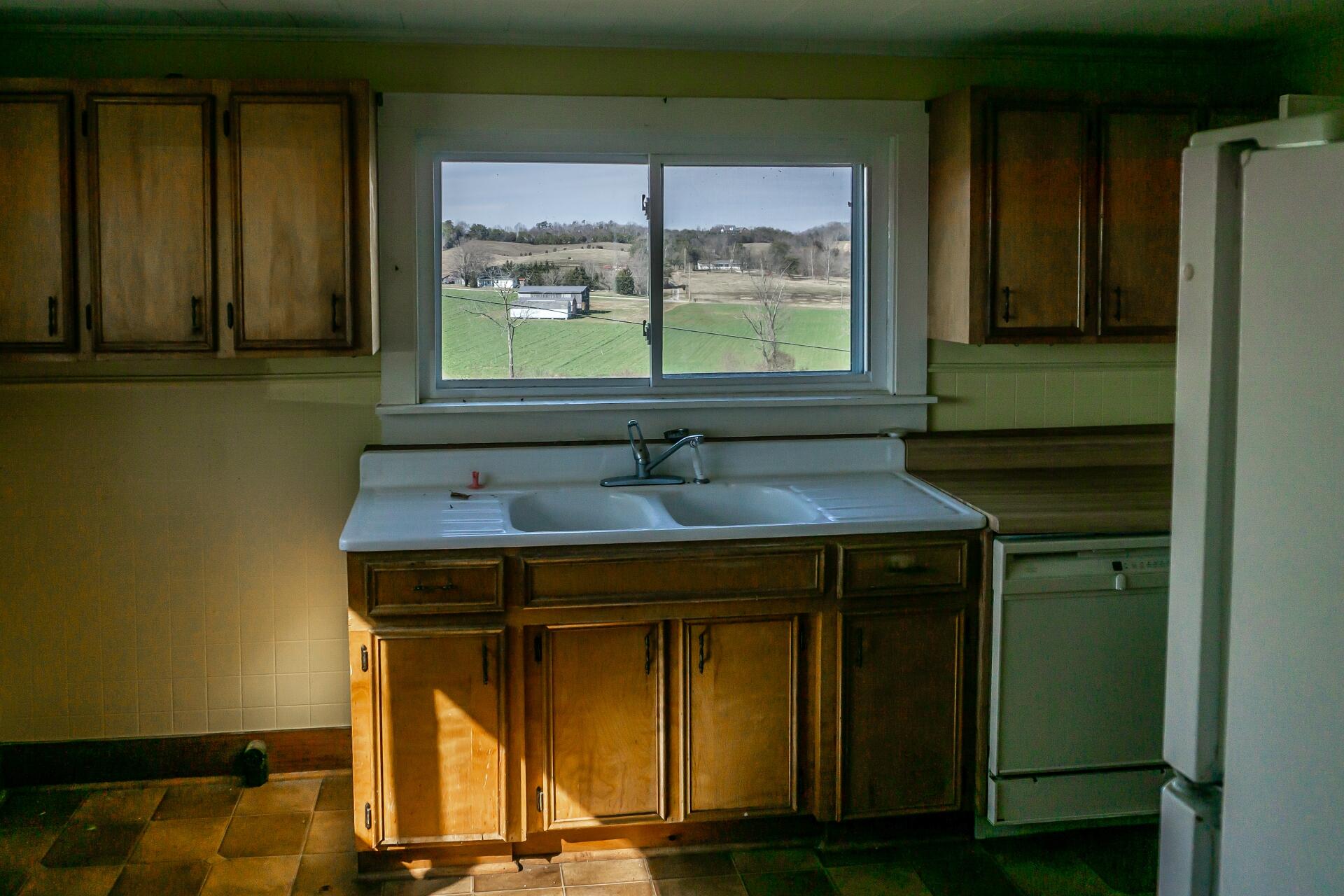 60 Red Hill Road Greeneville, TN 37743 - Photo 11 of 51 60RedHillG_034