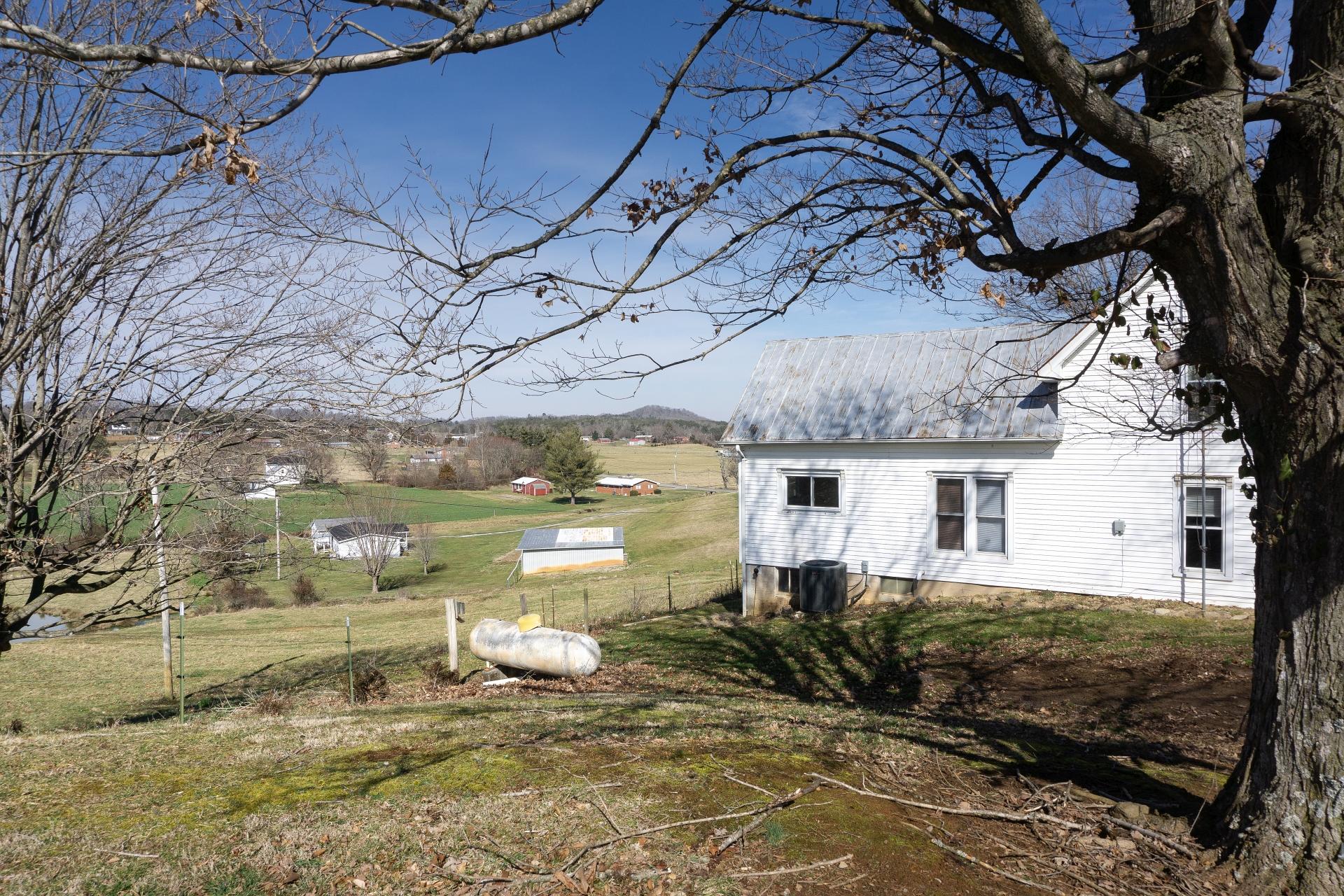 60 Red Hill Road Greeneville, TN 37743 - Photo 37 of 51 60RedHillG_041
