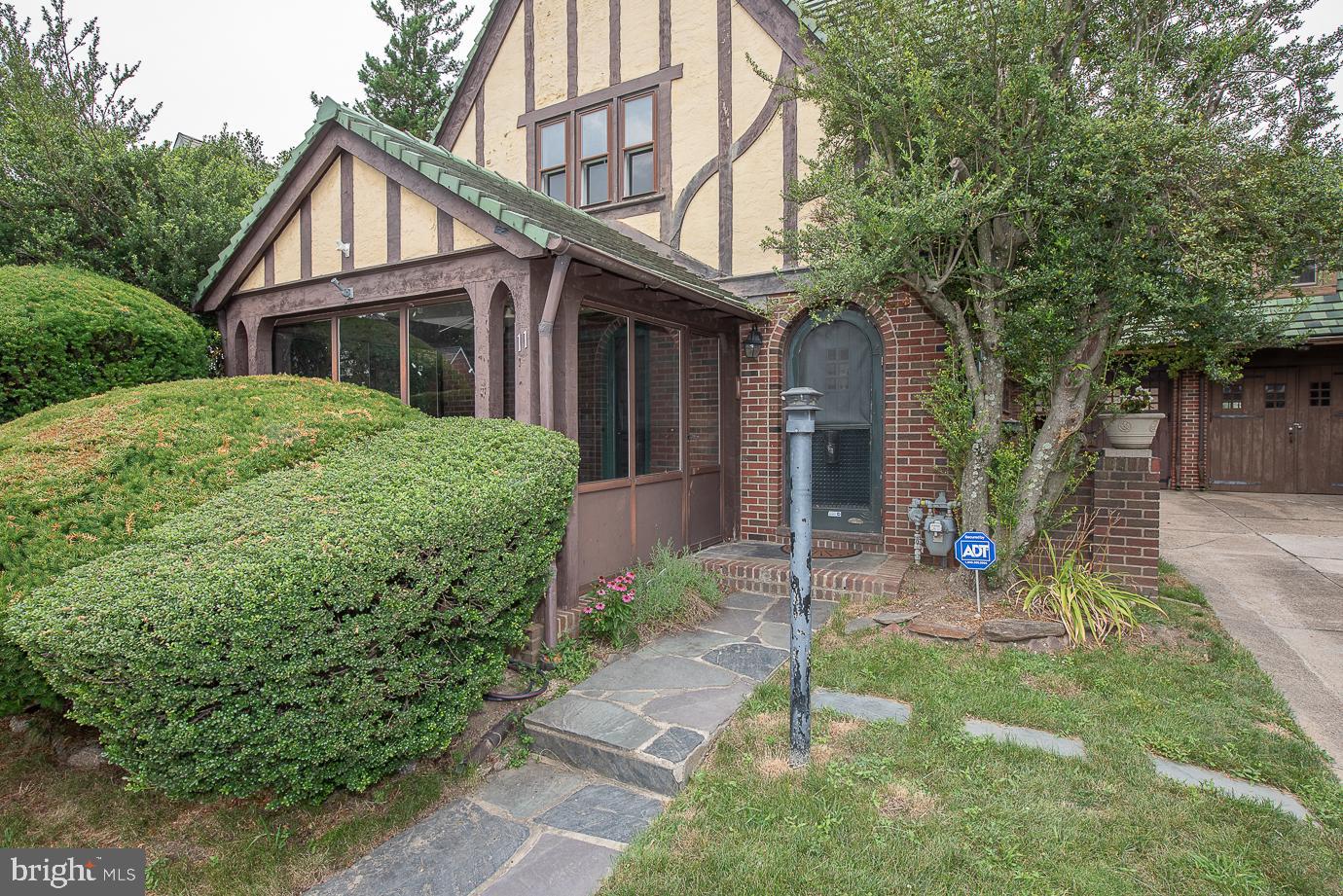 11 Mansfield Road Lansdowne, PA 19050 - Photo 2 of 44