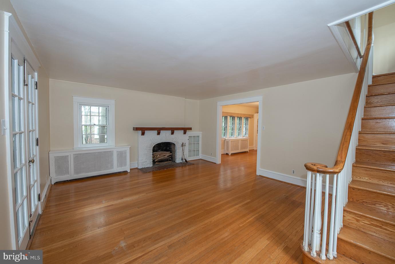 11 Mansfield Road Lansdowne, PA 19050 - Photo 4 of 44 Living Room looking towards Dining Room