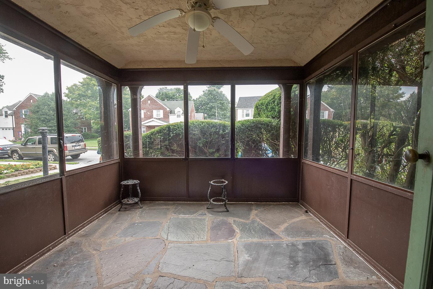 11 Mansfield Road Lansdowne, PA 19050 - Photo 37 of 44 3 season Porch