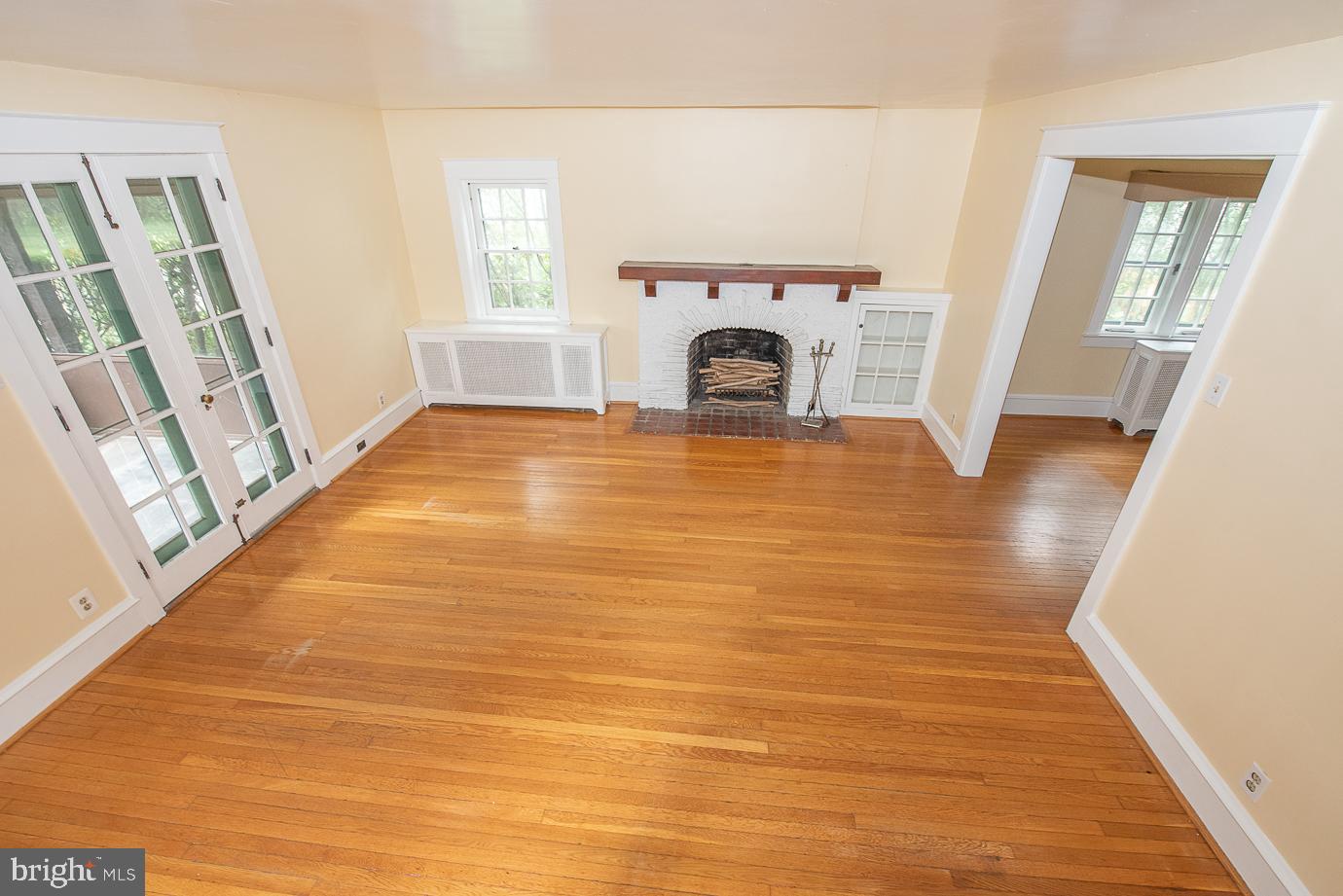 11 Mansfield Road Lansdowne, PA 19050 - Photo 5 of 44 Gorgeous original hardwood floors