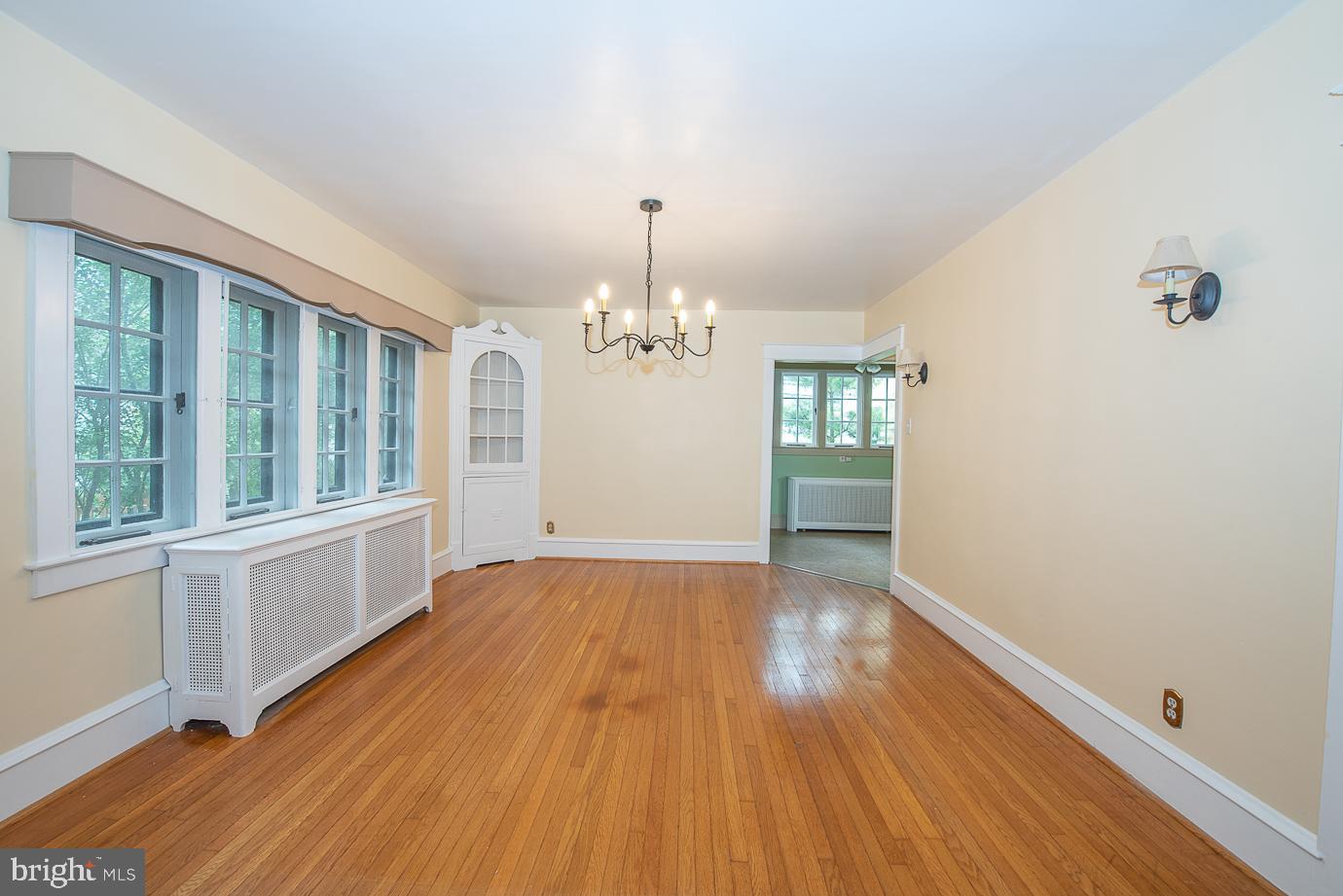 11 Mansfield Road Lansdowne, PA 19050 - Photo 9 of 44 Dining Room looking towards Breakfast Nook
