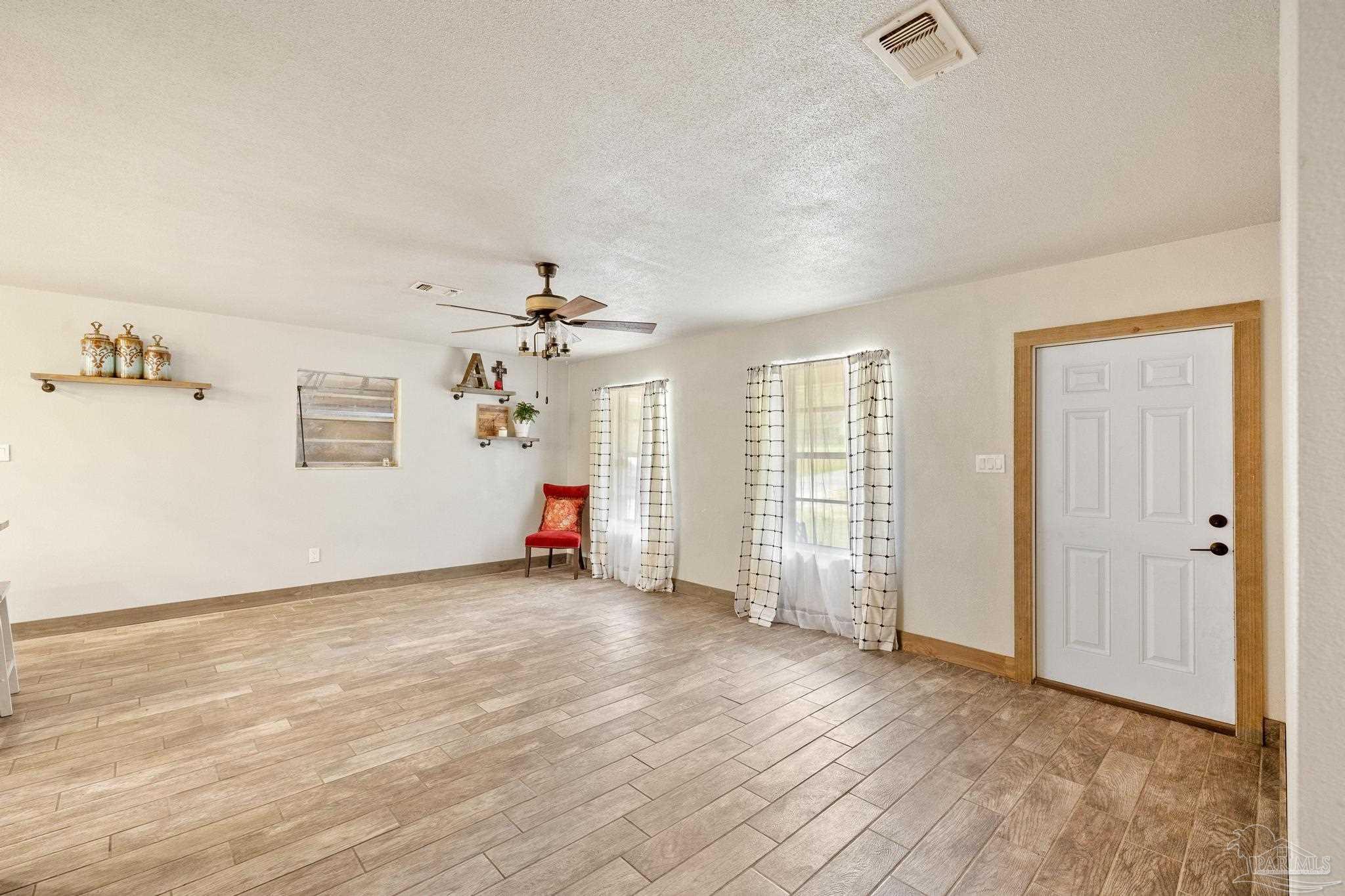 7310 Beulah Road Pensacola, FL 32526 - Photo 5 of 37 Gallery Image 5
