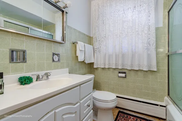 $359,900 | 10610 Essex Street, Westchester, IL 60154