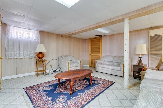 $359,900 | 10610 Essex Street, Westchester, IL 60154