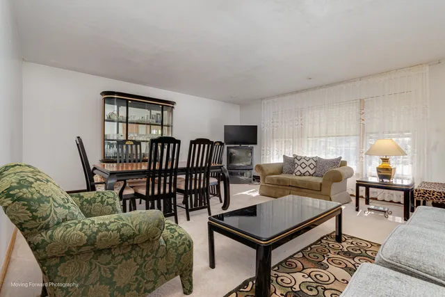 $359,900 | 10610 Essex Street, Westchester, IL 60154