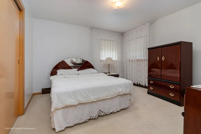 $359,900 | 10610 Essex Street, Westchester, IL 60154