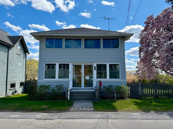 $3,500 | 175 Spring Street, Unit 1, Hull, MA 02045
