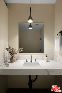 $1,599,000 | 1011 North Ogden Drive, Unit 101, West Hollywood, CA 90046