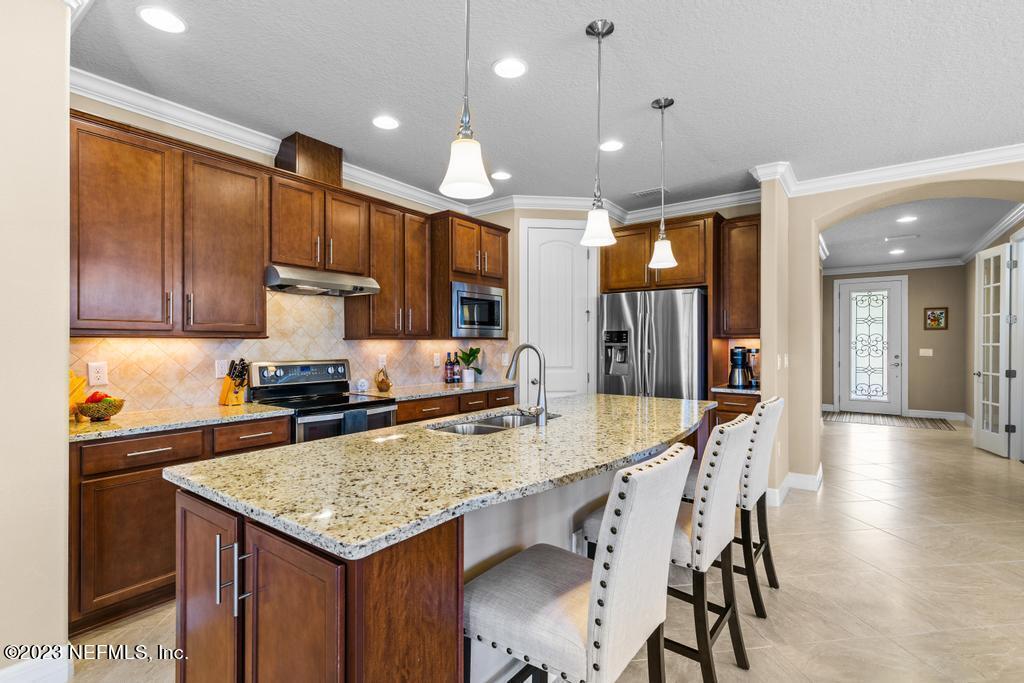 280 Winding Path Drive Ponte Vedra, FL 32081 - Photo 8 of 94 Kitchen with Breakfast Bar