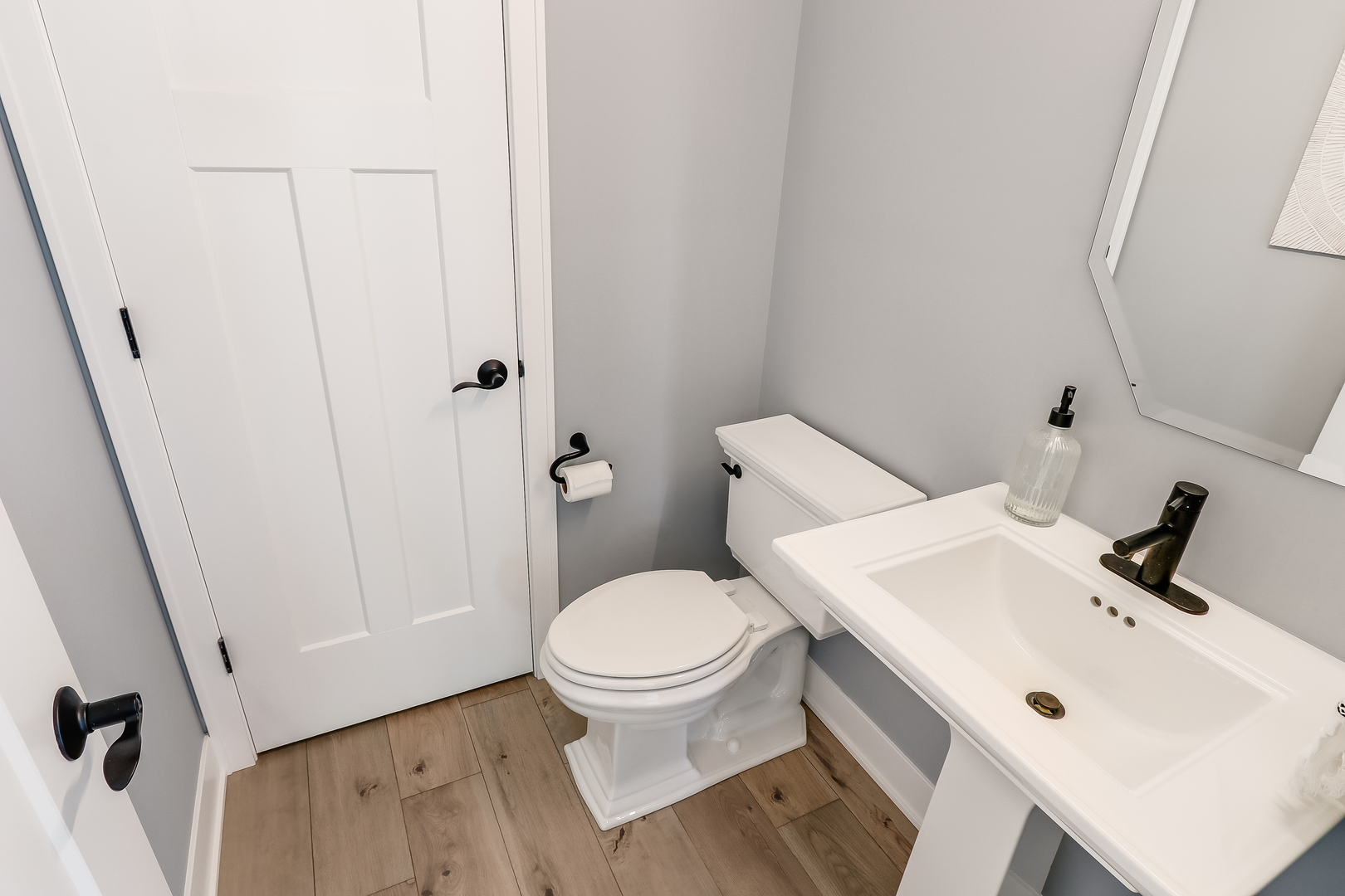 5 Hawthorn Rdg Drive Hawthorn Woods, IL 60047 - Photo 30 of 30 a bathroom with a sink toilet and shower