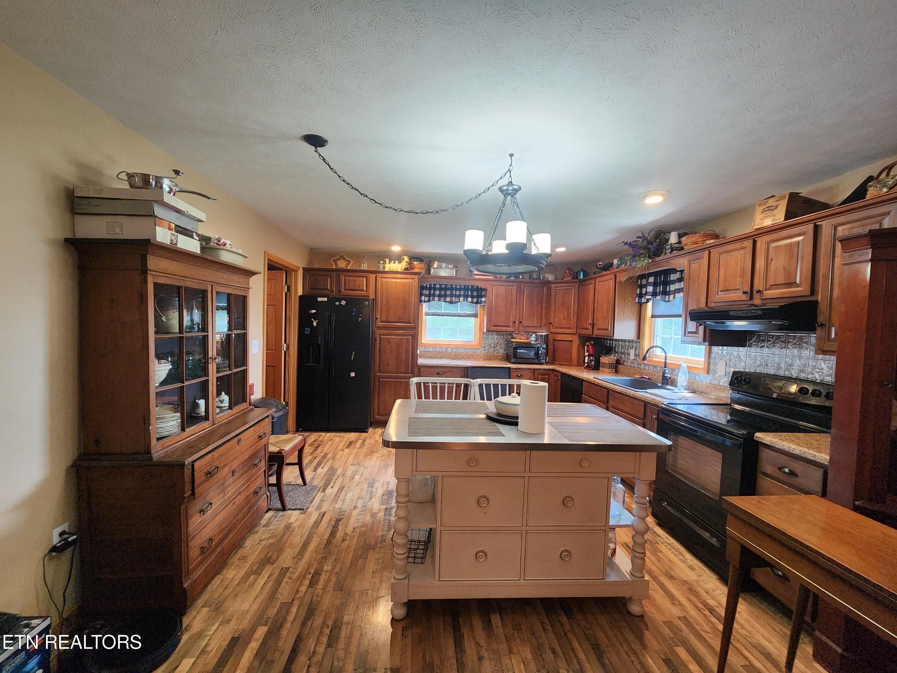 2606 Sandy Ridge Road Jonesville, VA 24263 - Photo 10 of 25 20240628_155456
