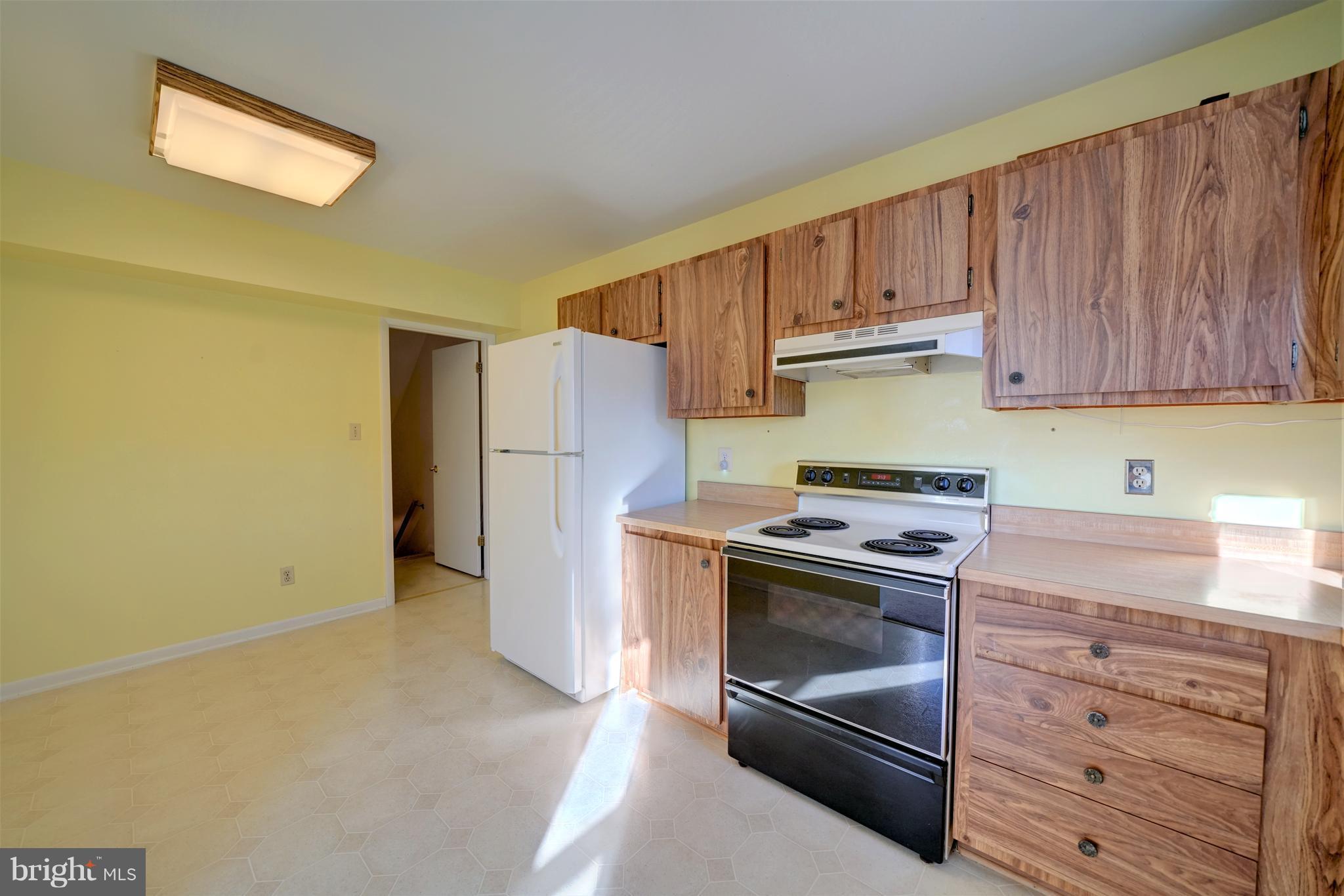 9923 Maidbrook Road Baltimore, MD 21234 - Photo 13 of 30 Kitchen table space