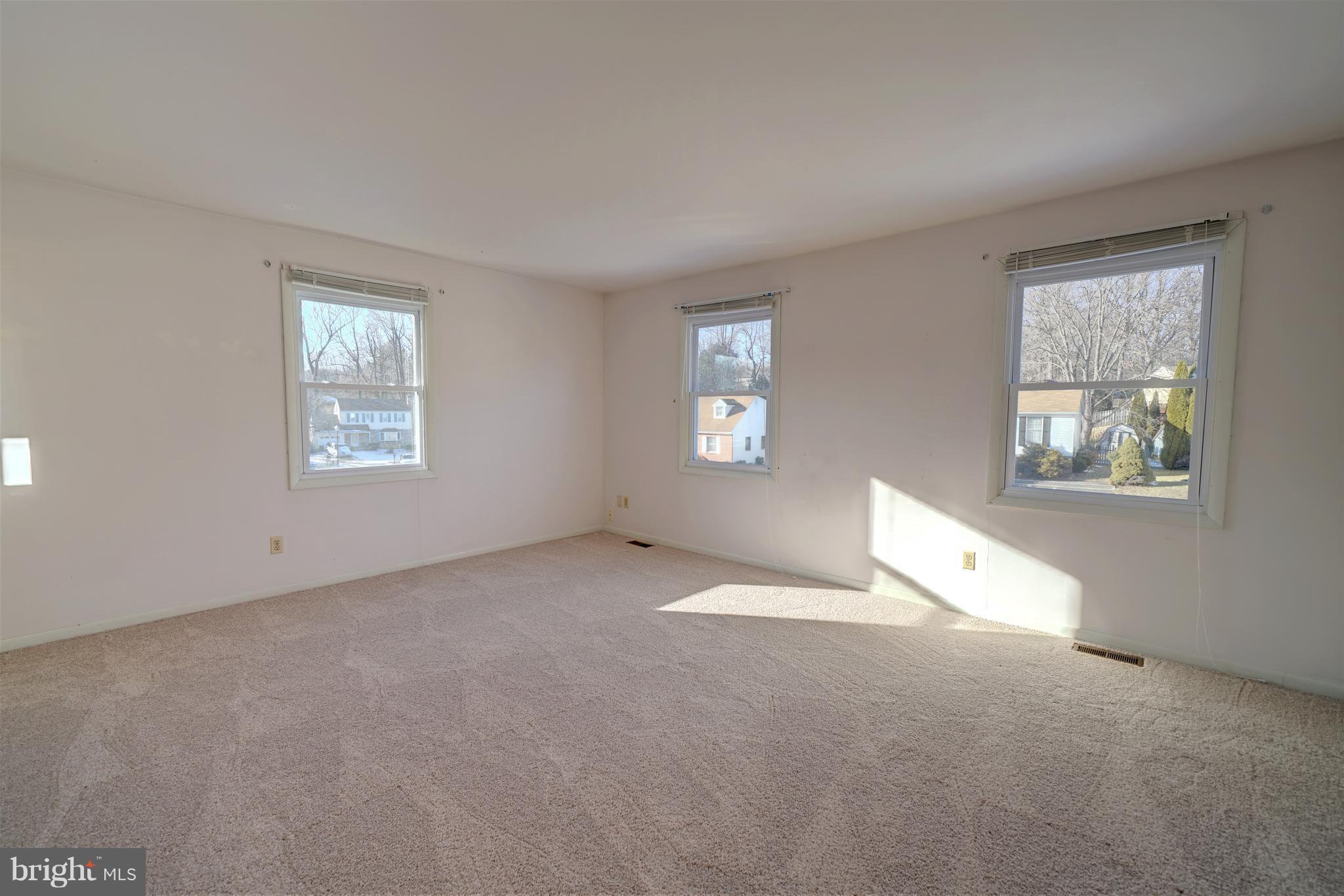 9923 Maidbrook Road Baltimore, MD 21234 - Photo 23 of 30 Mbr has front & side windows w/sun exposure