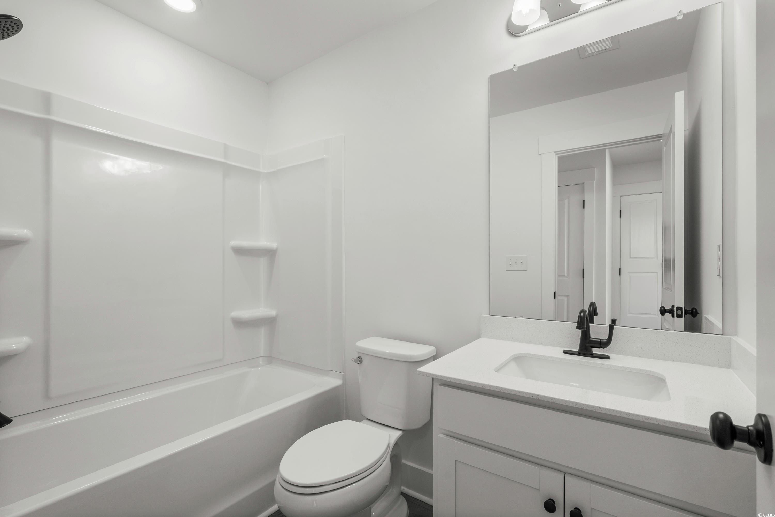 4414 Kingsport Road, Unit 1501 Little River, SC 29566 - Photo 17 of 30 Shared hallway bathroom