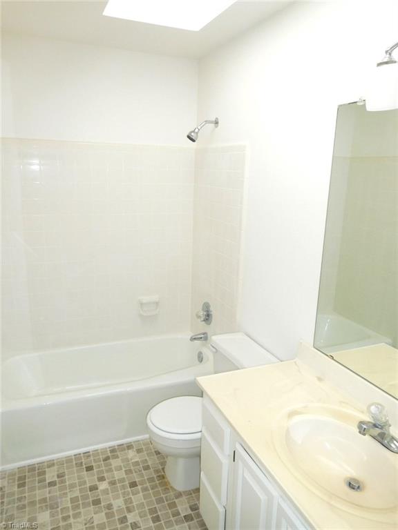2815 Pickering Road Greensboro, NC 27407 - Photo 14 of 20 Gallery Image 14
