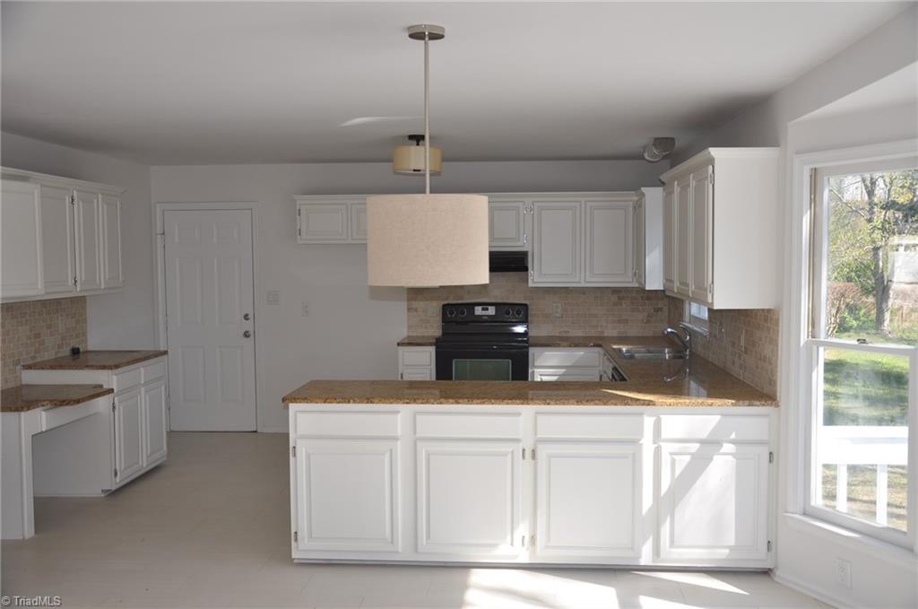 2815 Pickering Road Greensboro, NC 27407 - Photo 9 of 20 Gallery Image 9