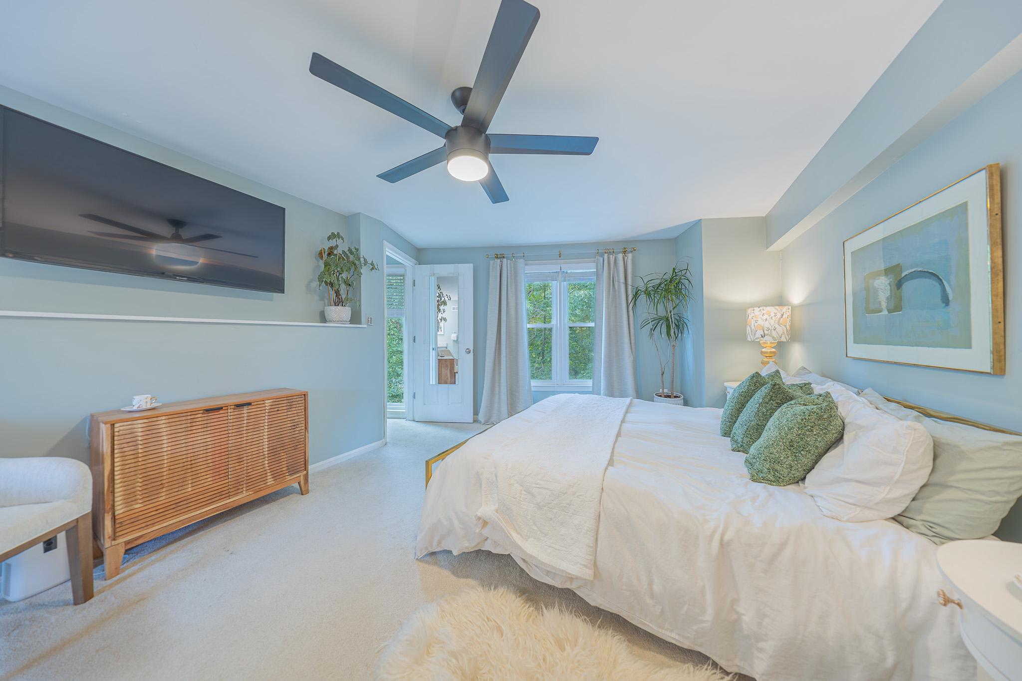 11287 Silentwood Lane Reston, VA 20191 - Photo 10 of 21