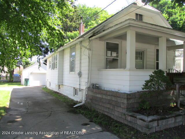 523 Florence Street Lansing, MI 48910 - Photo 13 of 14 IMG_0163