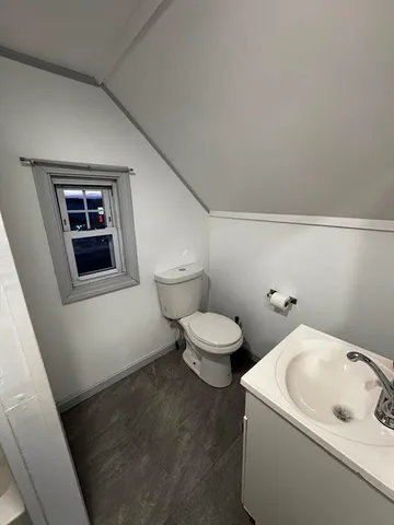 $1,400 | 11 Harmony Street, Unit 3, New Bedford, MA 02744