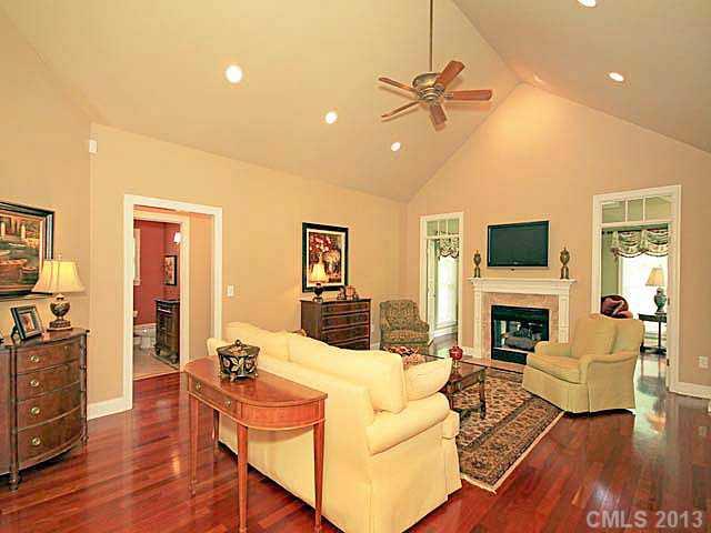 8100 Windsong Road Denver, NC 28037 - Photo 3 of 16 Gallery Image 3