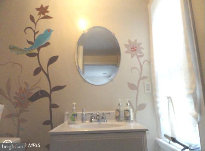 33 South Calhoun Street Baltimore, MD 21223 - Photo 1 of 29 Bath