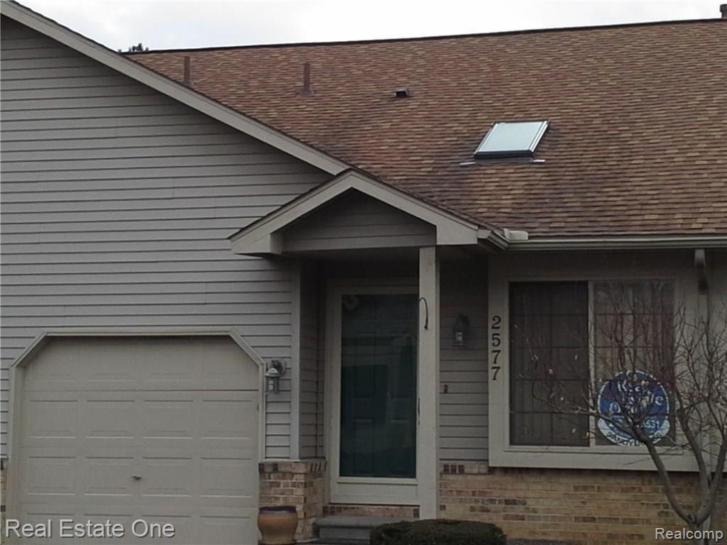 2577 South Commerce Road, Unit 11 Wolverine Lake, MI 48390 - Photo 1 of 57