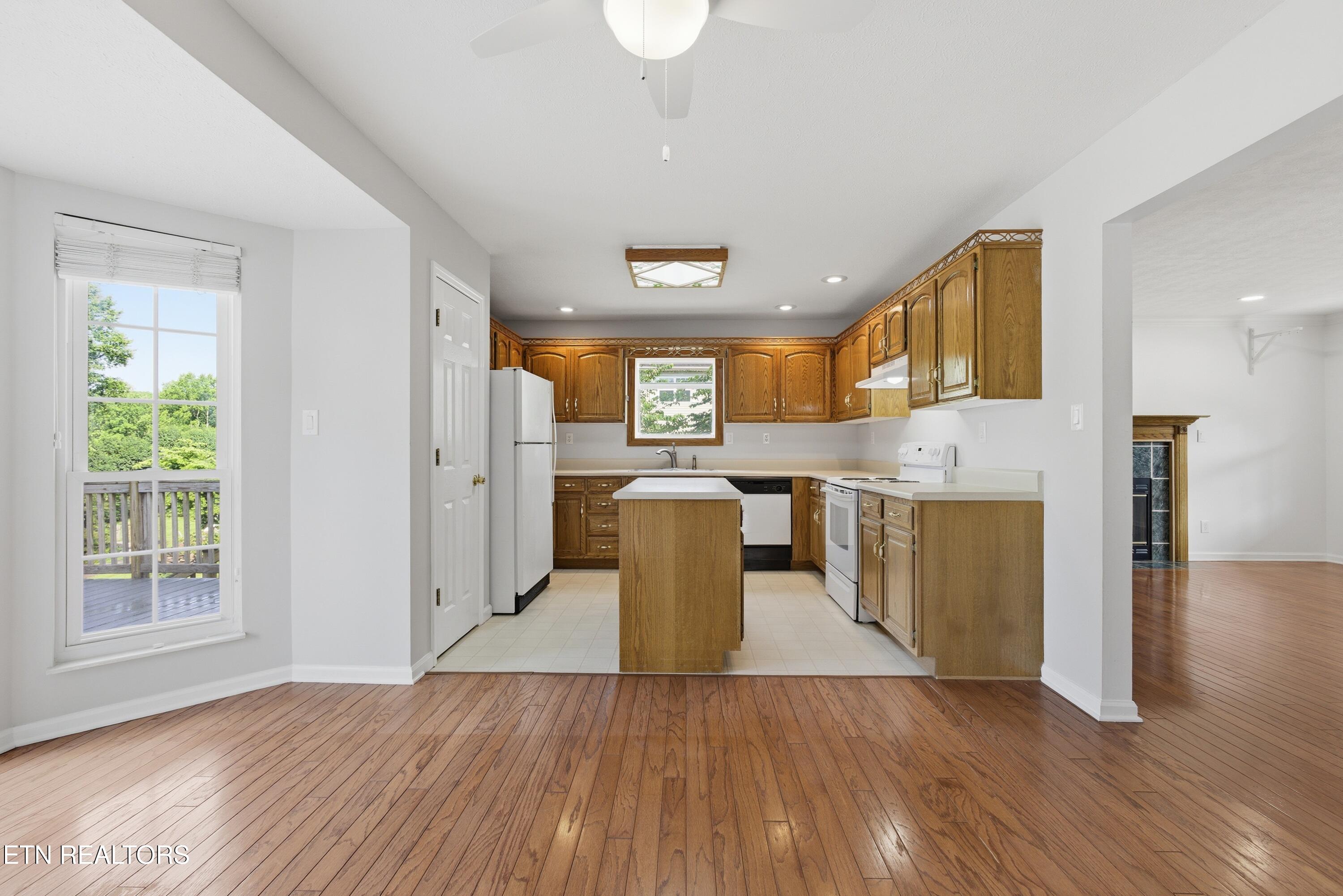 135 Rebel Road Harriman, TN 37748 - Photo 10 of 57 476W0930