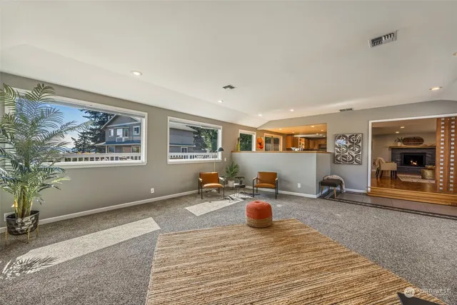 $880,000 | 21419 3rd Avenue South, Des Moines, WA 98198