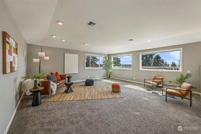 $880,000 | 21419 3rd Avenue South, Des Moines, WA 98198