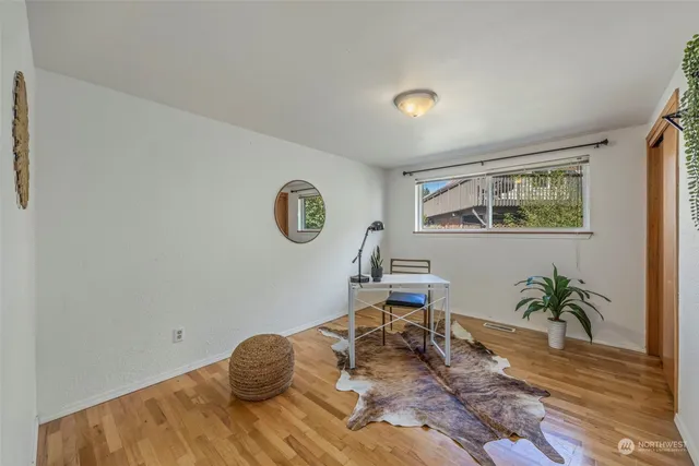 $880,000 | 21419 3rd Avenue South, Des Moines, WA 98198