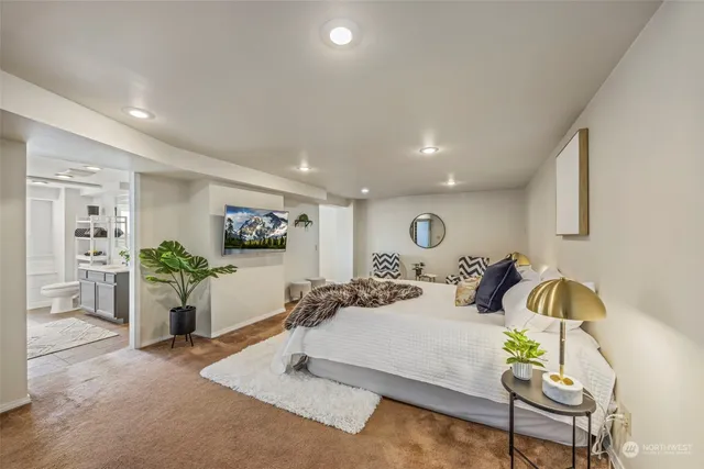 $880,000 | 21419 3rd Avenue South, Des Moines, WA 98198