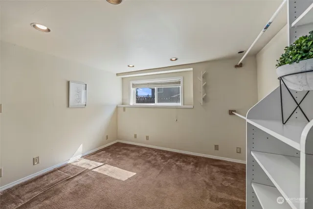 $880,000 | 21419 3rd Avenue South, Des Moines, WA 98198