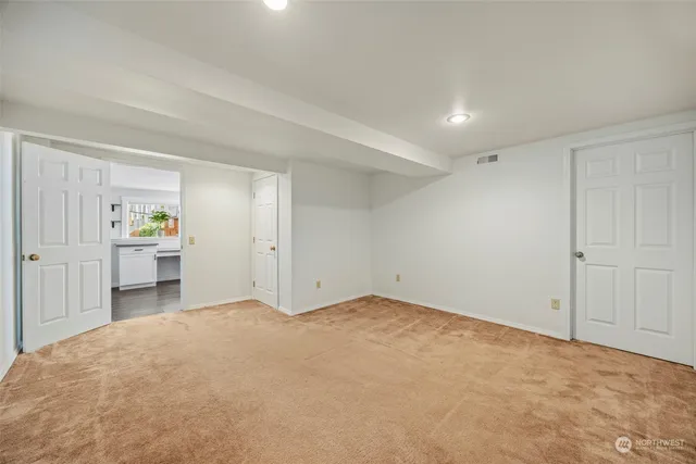 $880,000 | 21419 3rd Avenue South, Des Moines, WA 98198