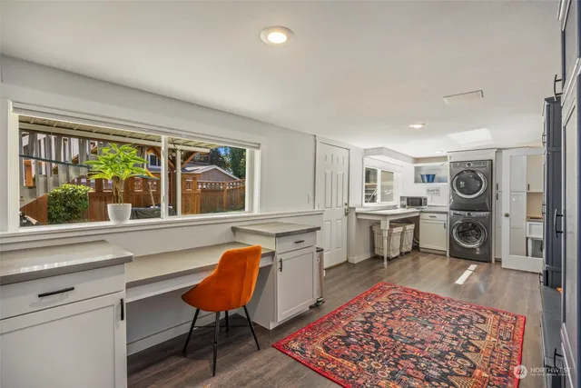 $880,000 | 21419 3rd Avenue South, Des Moines, WA 98198