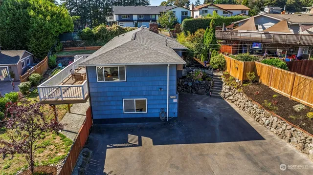 $880,000 | 21419 3rd Avenue South, Des Moines, WA 98198