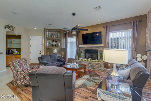 $2,975 | 3922 East Carson Road, Phoenix, AZ 85042